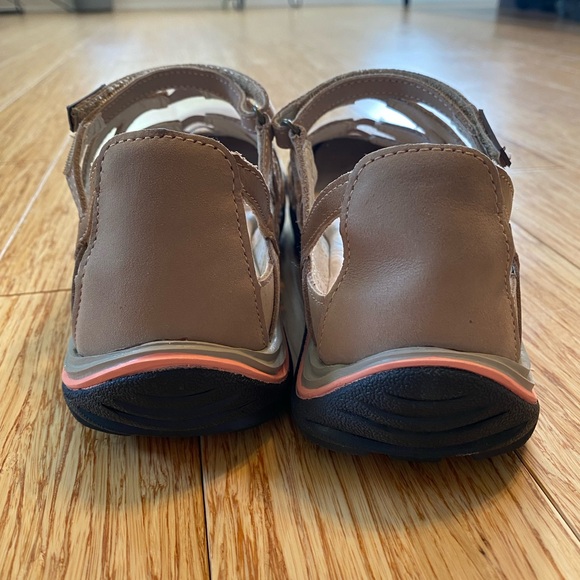 Jambu Adventure Designs Taupe - Picture 7 of 7